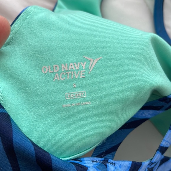 Old navy sport bra - Picture 4 of 4
